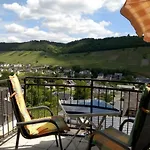 Panoramablick - Waldrandnaehe - Weitblick - Ostbalkon Und Suedloggia